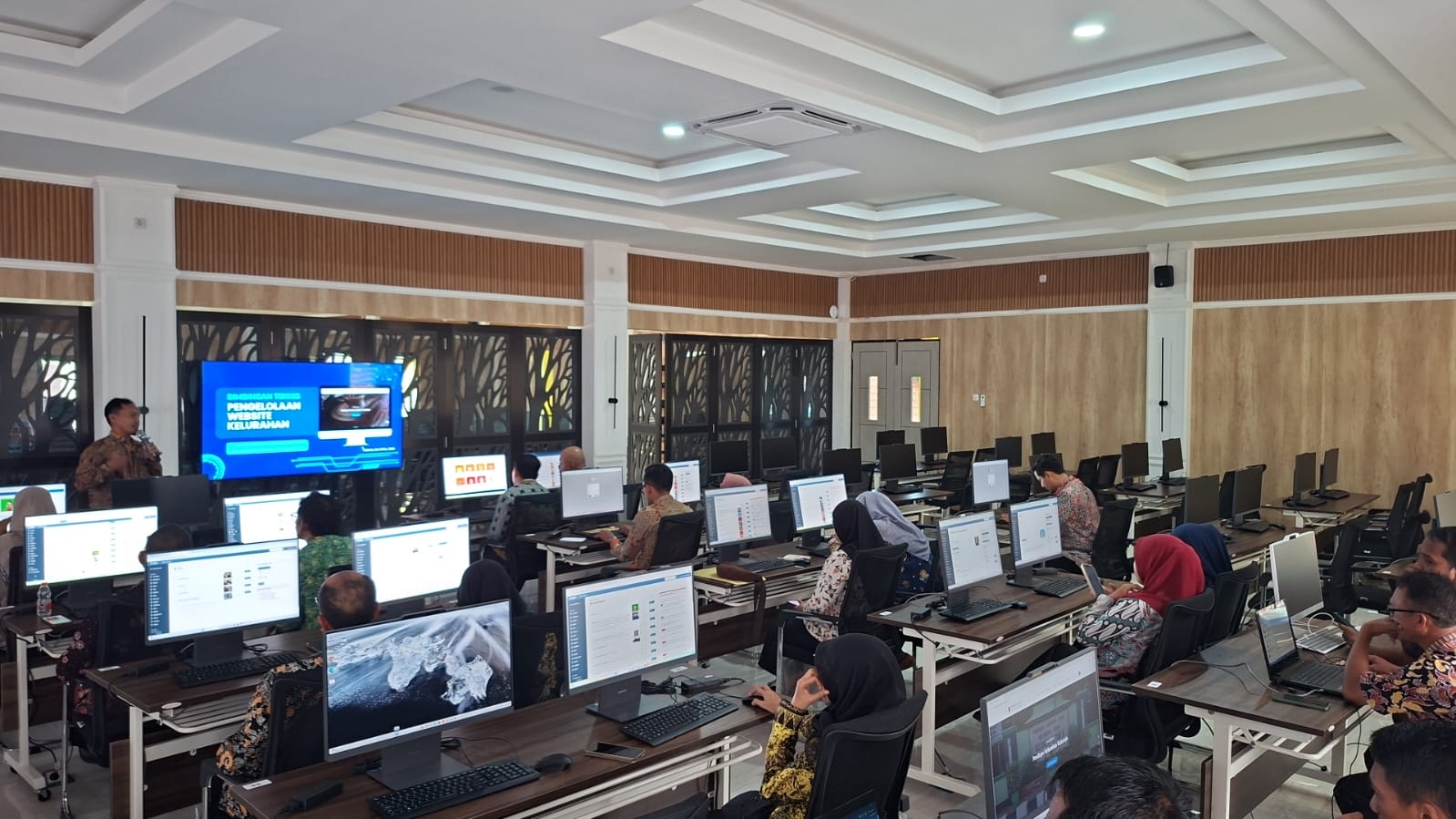 Bimbingan Teknis Pengelolaan Website Kelurahan
